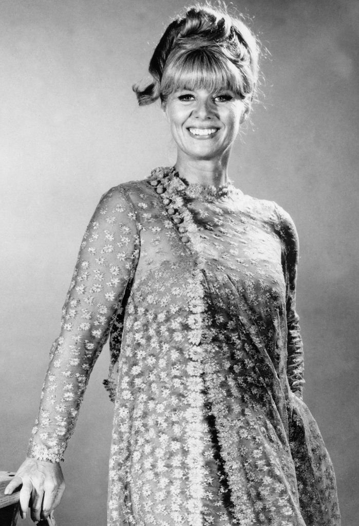 Sheila MacRae - Wikibash